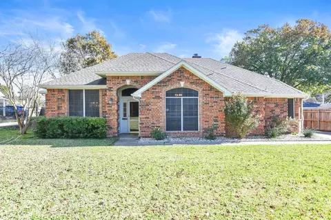 208 Mimosa Ln, Lancaster, TX 75146