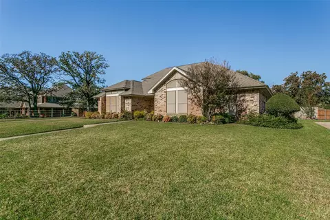 7301 Londonderry Dr, North Richland Hills, TX 76182
