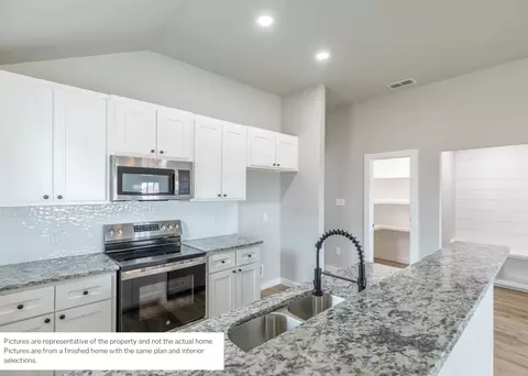 Kitchen - 434 Waterloo Dr, Abilene, TX 79602 photo 2 of 2