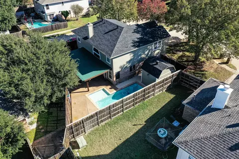 321 Georgian Oak Ct, Lake Dallas, TX 75065