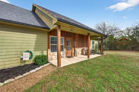 203 Mockingbird St, Ector, TX 75439