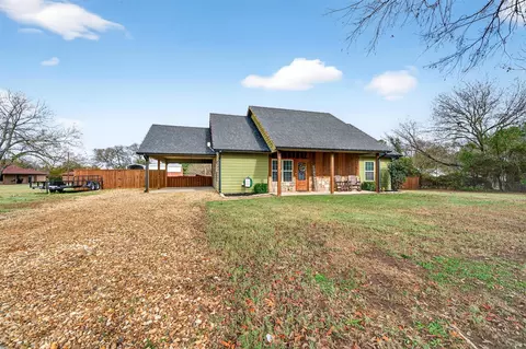 Exterior - 203 Mockingbird St, Ector, TX 75439 photo 4 of 8