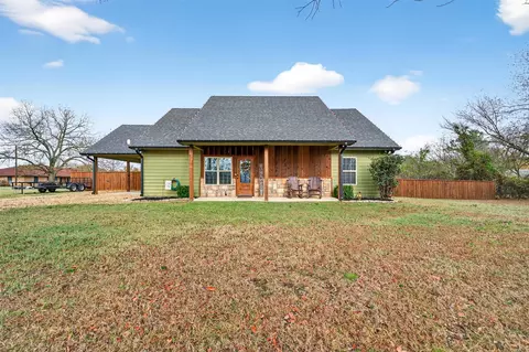 Exterior - 203 Mockingbird St, Ector, TX 75439 photo 2 of 8