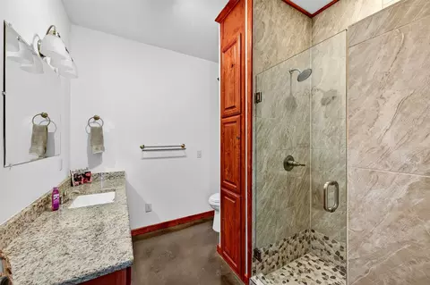Bath - 203 Mockingbird St, Ector, TX 75439 photo 2 of 4