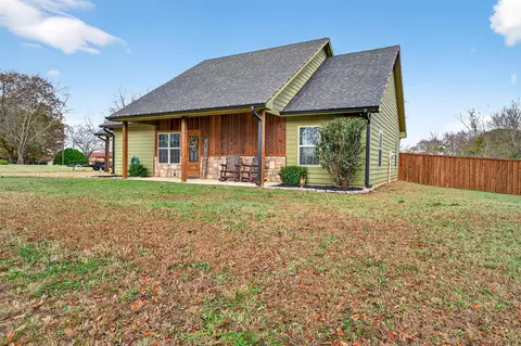 Exterior - 203 Mockingbird St, Ector, TX 75439 photo 3 of 8