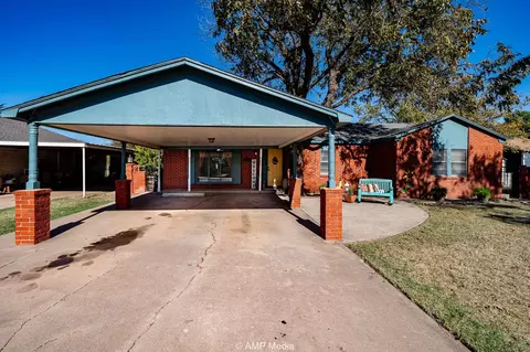 1309 Hudson Rd, Stamford, TX 79553