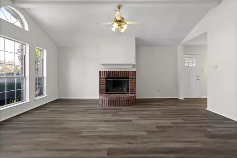 3744 Chaddybrook Ln, Fort Worth, TX 76137