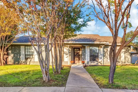 713 Mountain Pass Dr, Plano, TX 75023