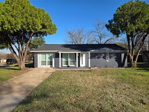 3950 Ambrose Cir, Dallas, TX 75241