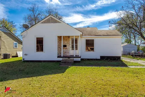 2424 Broadway Dr, Bossier City, LA 71111