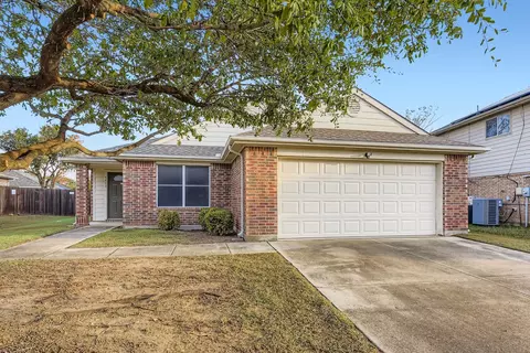 4873 Leaf Hollow Dr, Fort Worth, TX 76244