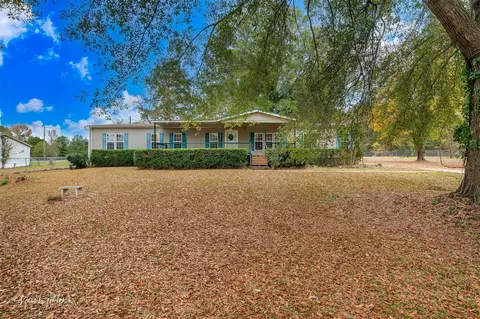 8025 Broadacres Rd, Shreveport, LA 71129