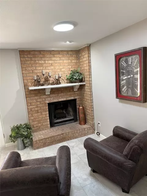 3618 Holly Tree Trl, Garland, TX 75044