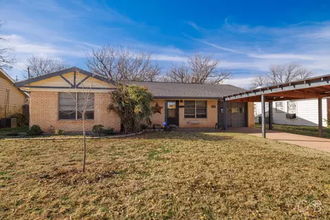 2110 Yorktown Dr, Abilene, TX 79603