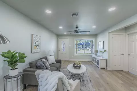 Living - 3112 N 29th St, Waco, TX 76708 photo 2 of 2