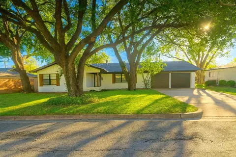 2120 Nottingham Blvd, Fort Worth, TX 76112