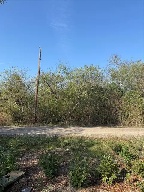 319 Front St, Holland, TX 76534