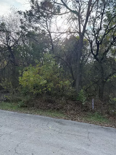 4948 Cimmaron Trl, Weatherford, TX 76087