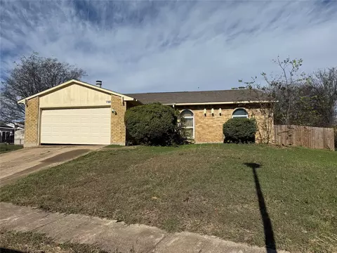 7167 Winterberry Dr, Dallas, TX 75249