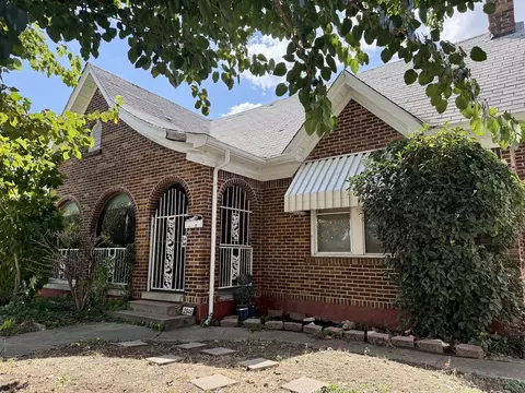 2946 Lipscomb St, Fort Worth, TX 76110