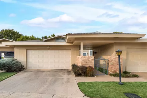 61 One Main Pl, Benbrook, TX 76126