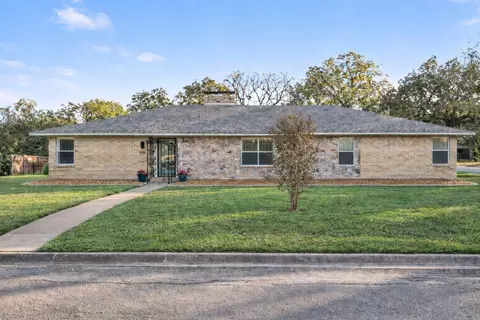 1202 Hopkins Dr, Denton, TX 76205