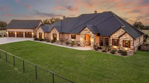 1704 Silverado Dr, Weatherford, TX 76087