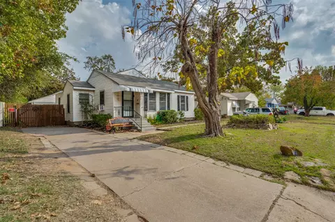 813 Scott Dr, Arlington, TX 76012