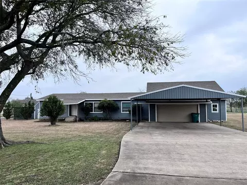 511 E 7th St, Mcgregor, TX 76657