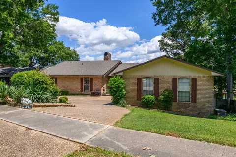 2415 Lakecrest Dr, Shreveport, LA 71109