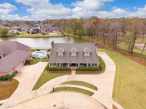 2481 Churchill Dr, Bossier City, LA 71111