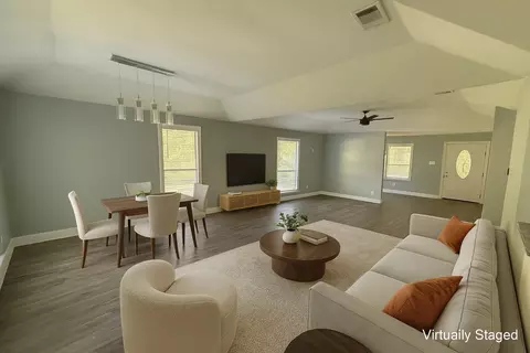 Living - 2009 Apache Rd, Quinlan, TX 75474 photo 3 of 6