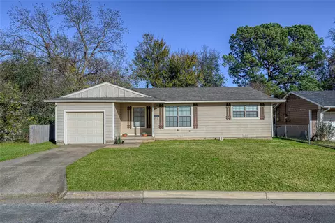 1517 N Highland Ave, Sherman, TX 75092