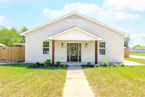 1812 Carpenter St, Bridgeport, TX 76426