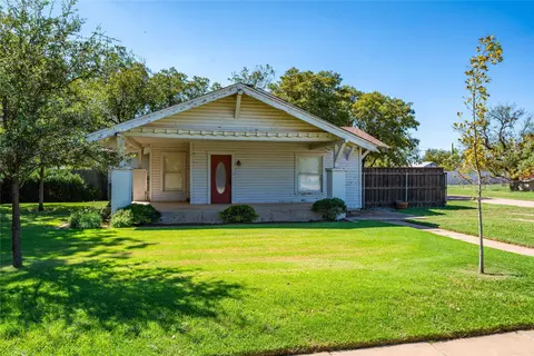 332 NW Avenue A, Hamlin, TX 79520