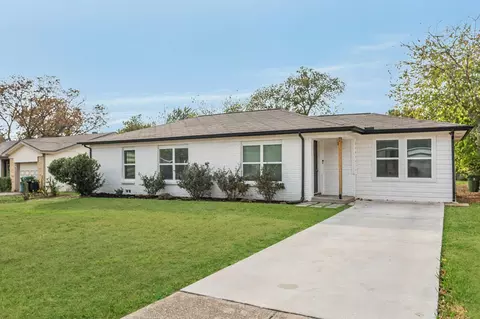 913 Zelda Dr, Hurst, TX 76053