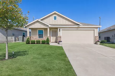 9287 Summerlee St, Dallas, TX 75227