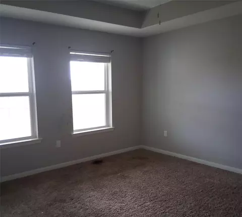 207 E Mccoulskey St, Terrell, TX 75160 photo 9