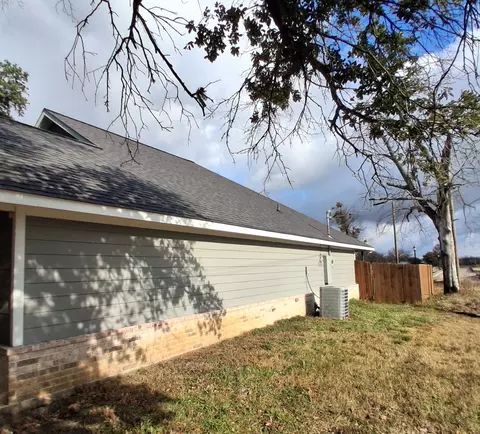 207 E Mccoulskey St, Terrell, TX 75160 photo 17