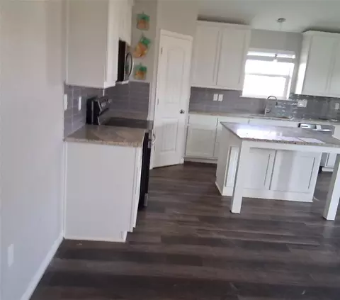 207 E Mccoulskey St, Terrell, TX 75160 photo 5