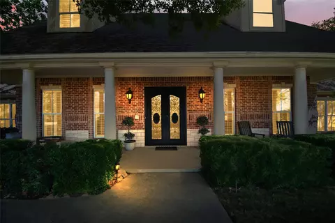 102 Ridge Ct, Glen Rose, TX 76043