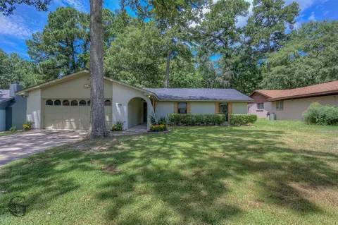 8866 Hedges Dr, Shreveport, LA 71118