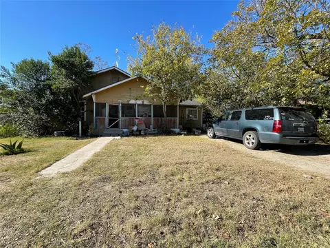 1617 6th St, Brownwood, TX 76801