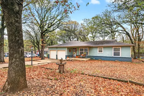 1115 Oakridge Dr, Denison, TX 75020