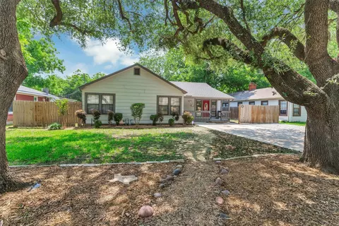 616 Bellevue Dr, Cleburne, TX 76033