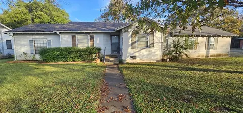 1061 E Walnut St, Hillsboro, TX 76645