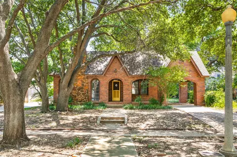 2711 Greene Ave, Fort Worth, TX 76109