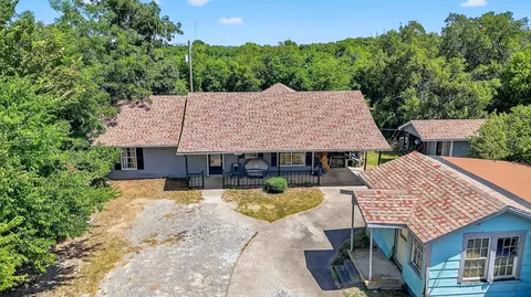 602 12 W Grand St, Whitewright, TX 75491