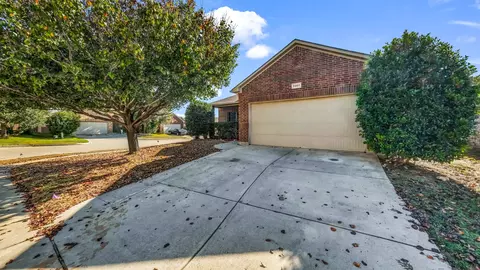 5401 Grayson Ridge Dr, Fort Worth, TX 76179
