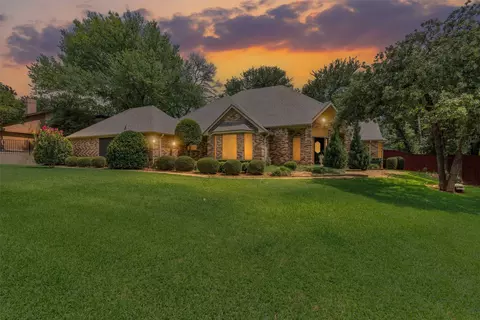 6318 Amicable Dr, Arlington, TX 76016